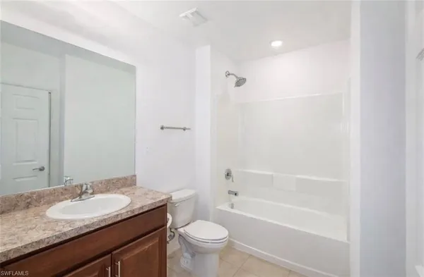 $2,100 | 2802 40th Street Southwest, Lehigh Acres, FL 33976