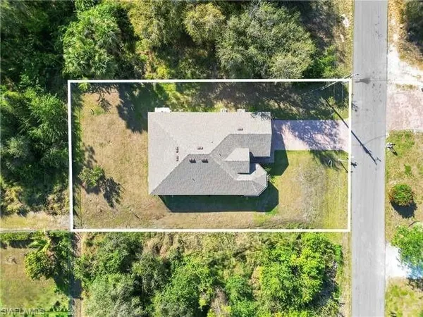 $2,100 | 2802 40th Street Southwest, Lehigh Acres, FL 33976