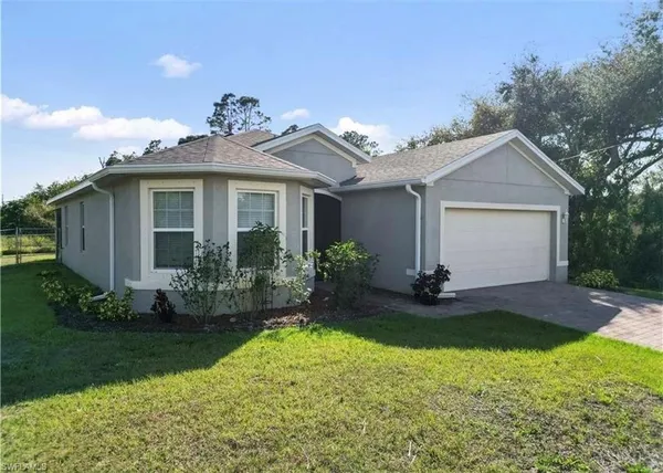 $2,100 | 2802 40th Street Southwest, Lehigh Acres, FL 33976