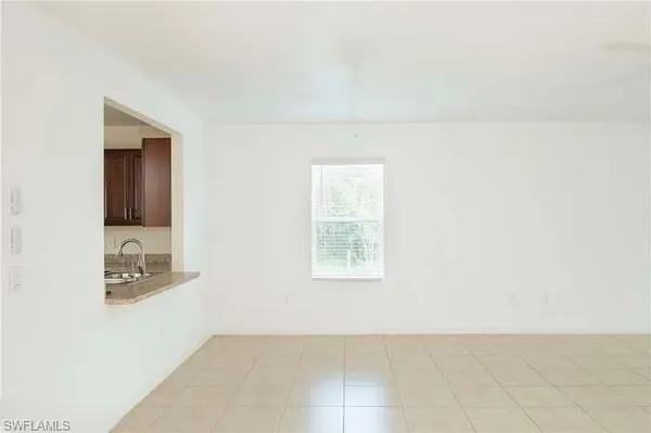 $2,100 | 2802 40th Street Southwest, Lehigh Acres, FL 33976