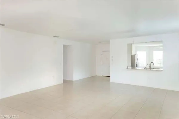 $2,100 | 2802 40th Street Southwest, Lehigh Acres, FL 33976