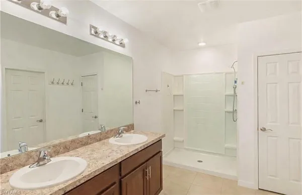 $2,100 | 2802 40th Street Southwest, Lehigh Acres, FL 33976