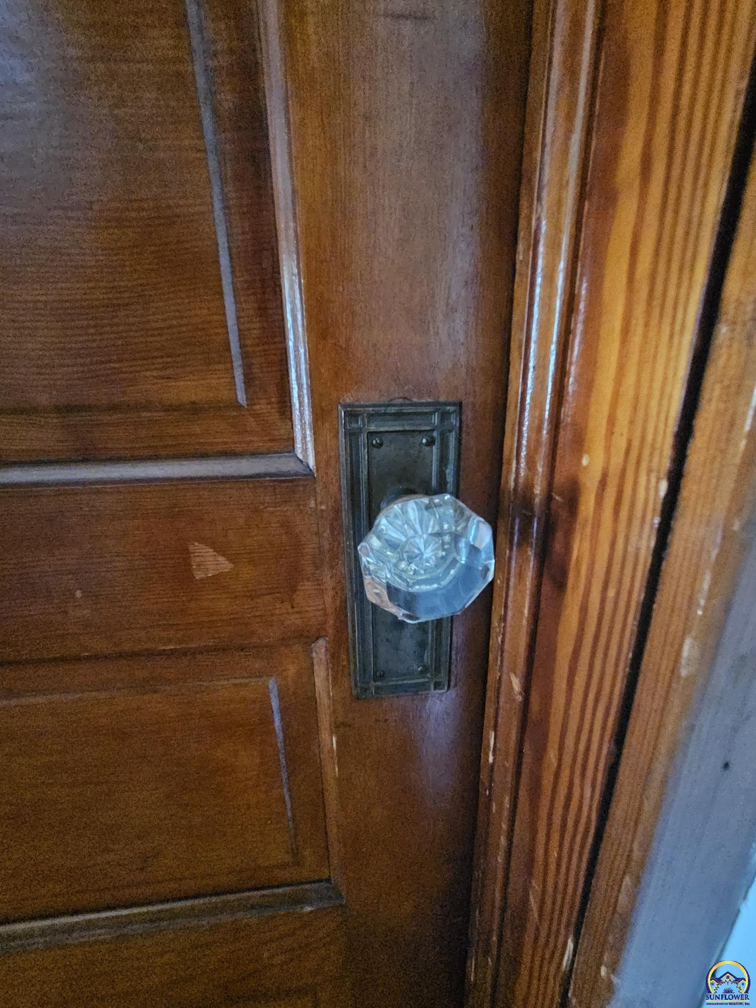 603 Southwest 8th Street Topeka, KS 66612 - Photo 11 of 24 doorknob detail