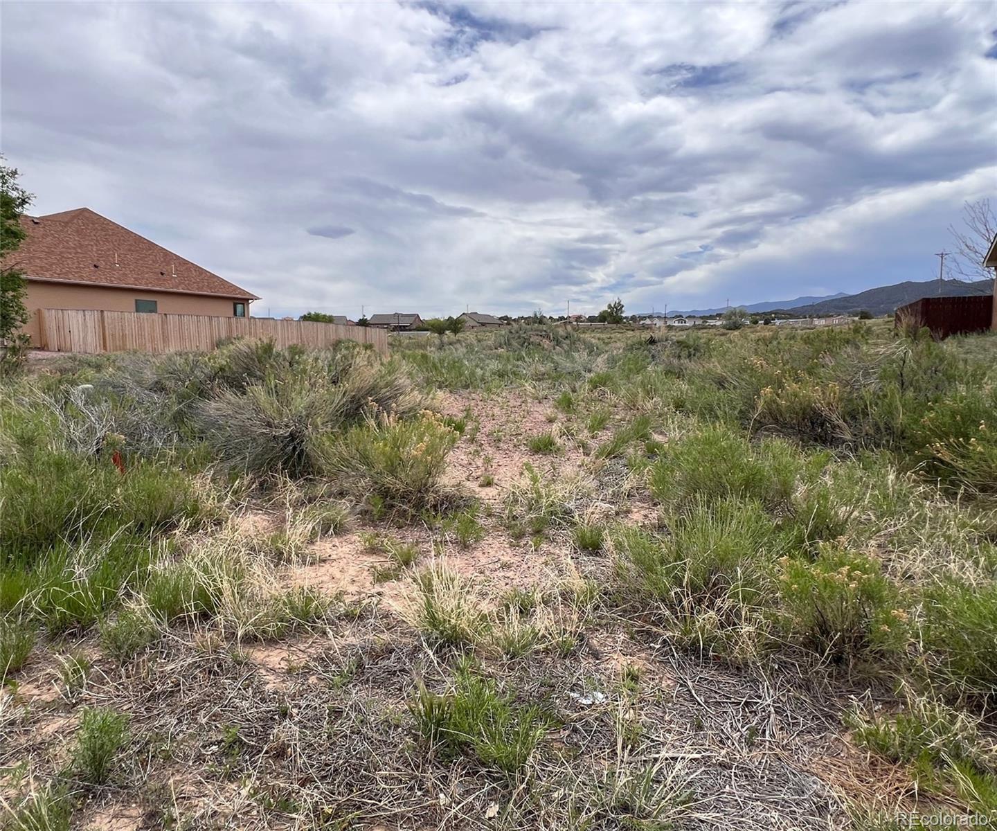 424 Empire Road Canon City, CO 81212 - Photo 4 of 6 a view of a large building