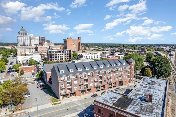 $2,200 | 360 South Elm Street, Greensboro, NC 27401