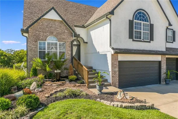 $545,000 | 8718 Ridgeway Court, Kansas City, MO 64138