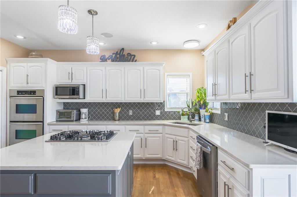 8718 Ridgeway Court Kansas City, MO 64138 - Photo 18 of 45