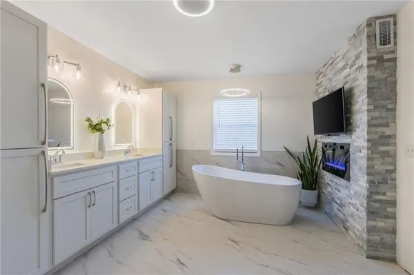 $545,000 | 8718 Ridgeway Court, Kansas City, MO 64138