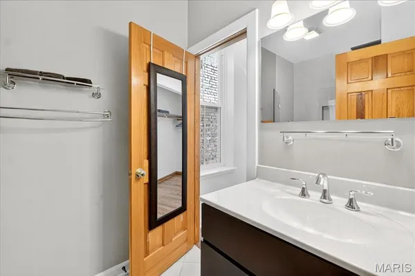 $335,000 | 1323 Shenandoah Avenue, St. Louis, MO 63104