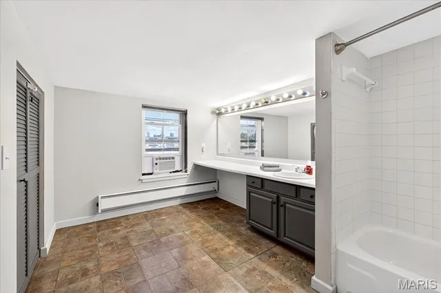 $342,500 | 1323 Shenandoah Avenue, St. Louis, MO 63104