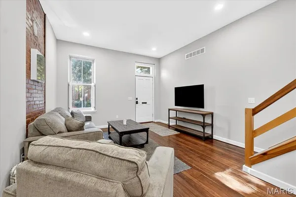 $335,000 | 1323 Shenandoah Avenue, St. Louis, MO 63104