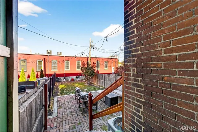 $342,500 | 1323 Shenandoah Avenue, St. Louis, MO 63104