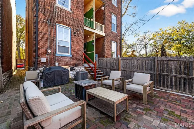 $342,500 | 1323 Shenandoah Avenue, St. Louis, MO 63104