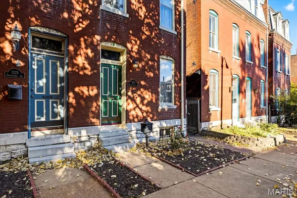 $335,000 | 1323 Shenandoah Avenue, St. Louis, MO 63104