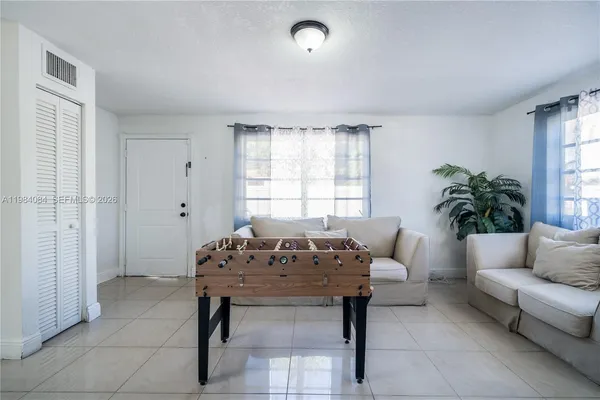 $2,950 | 690 East 10th Avenue, Unit FRONT, Hialeah, FL 33010