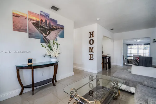 $2,950 | 690 East 10th Avenue, Unit FRONT, Hialeah, FL 33010