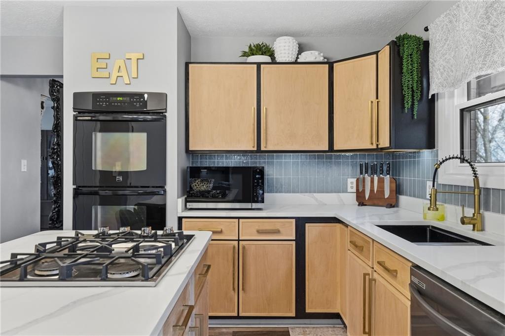 7018 Franklin Road Seven Fields, PA 16046 - Photo 11 of 41