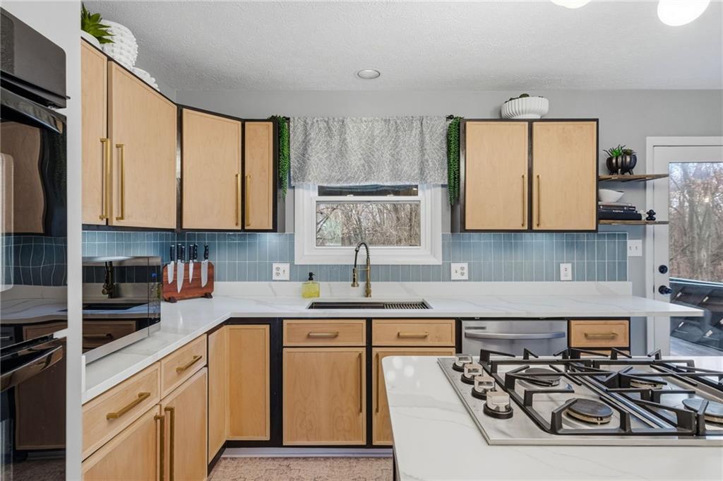 7018 Franklin Road Seven Fields, PA 16046 - Photo 12 of 41