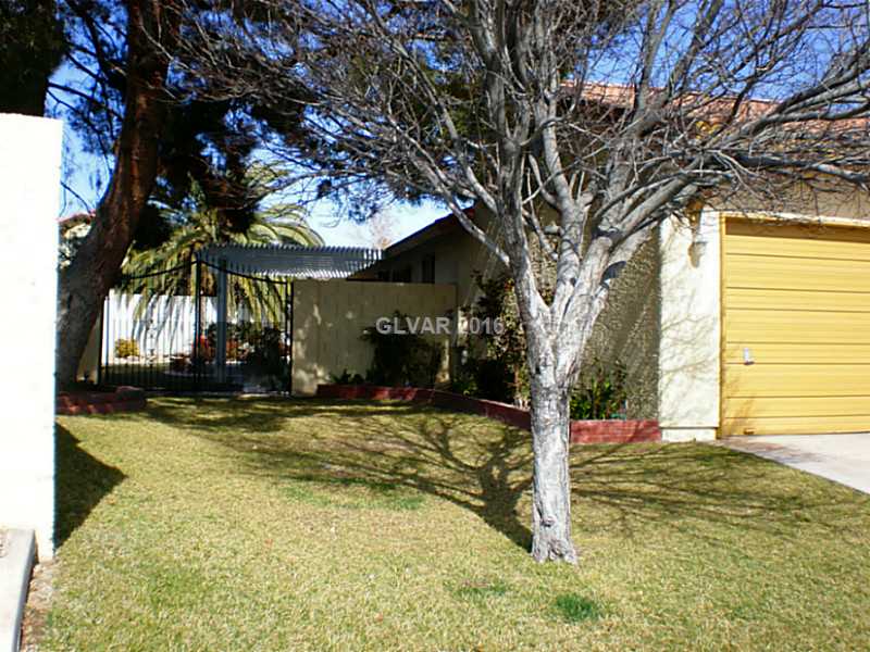 6448 West Plumcrest Road Las Vegas, NV 89108 - Photo 3 of 26 Property Photo.