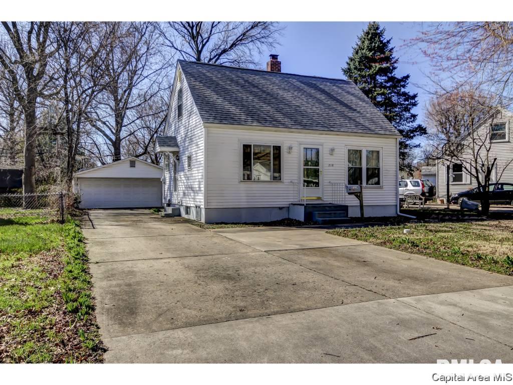 2118 East Pickett Street Springfield, IL 62703 - Photo 1 of 32 Gallery Image 1