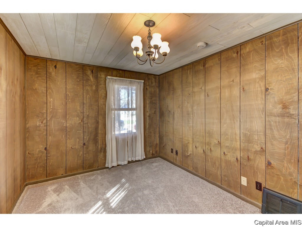 2118 East Pickett Street Springfield, IL 62703 - Photo 11 of 32 Gallery Image 11