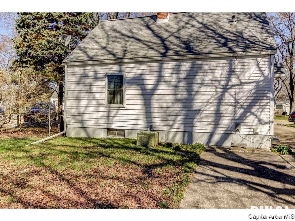 2118 East Pickett Street Springfield, IL 62703 - Photo 27 of 32 Gallery Image 27