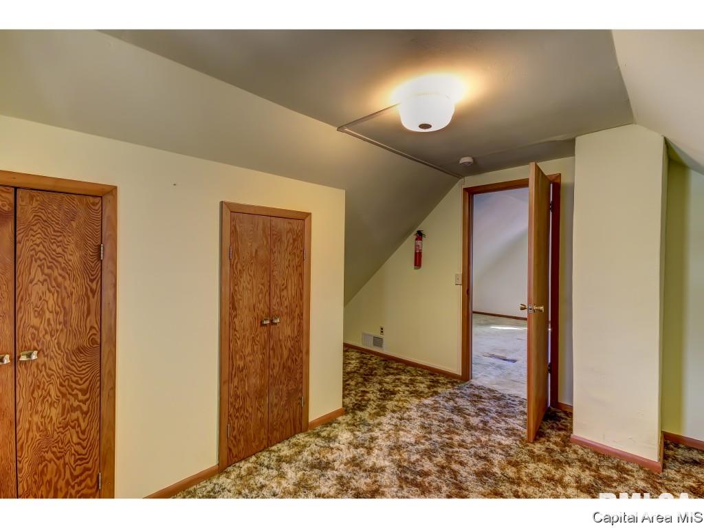 2118 East Pickett Street Springfield, IL 62703 - Photo 7 of 32 Gallery Image 7