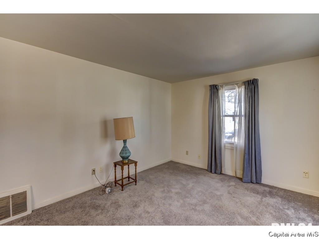 2118 East Pickett Street Springfield, IL 62703 - Photo 8 of 32 Gallery Image 8