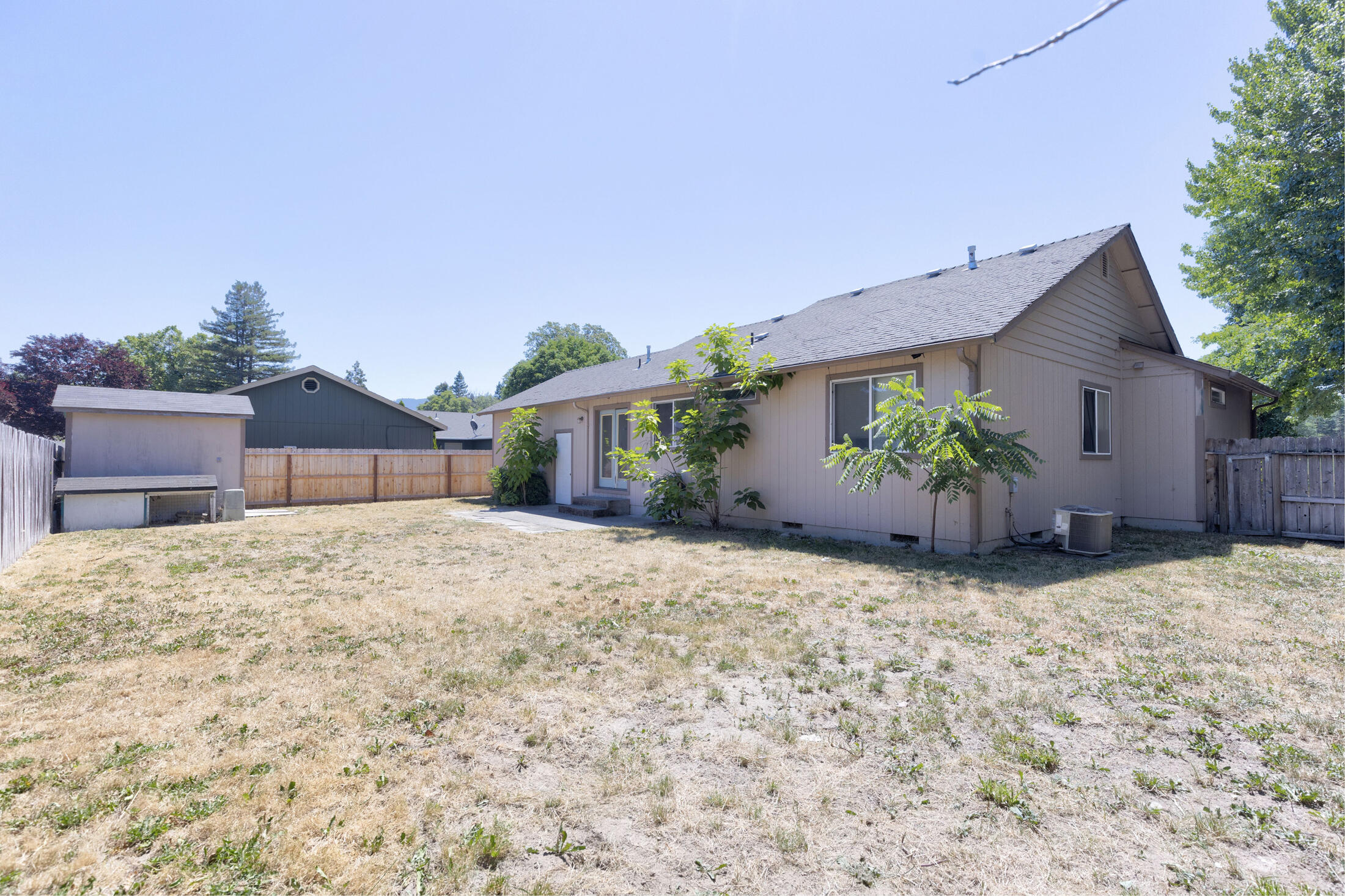 1238 West Harbeck Road Grants Pass, OR 97527 - Photo 20 of 26 0R1A4024_5_6_7_8