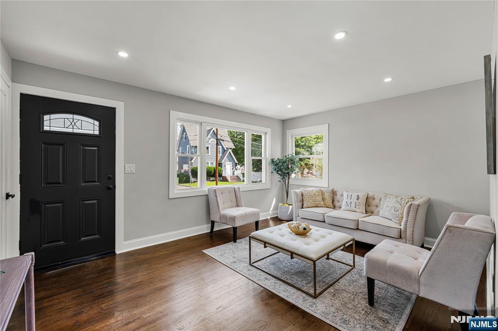 429 Wheatsheaf Road Roselle, NJ 07203 - Photo 8 of 39