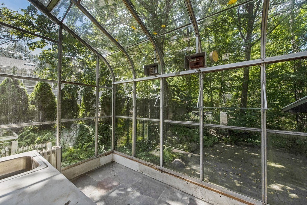 20 Laurel Road Swampscott, MA 01907 - Photo 6 of 23 Gallery Image 6