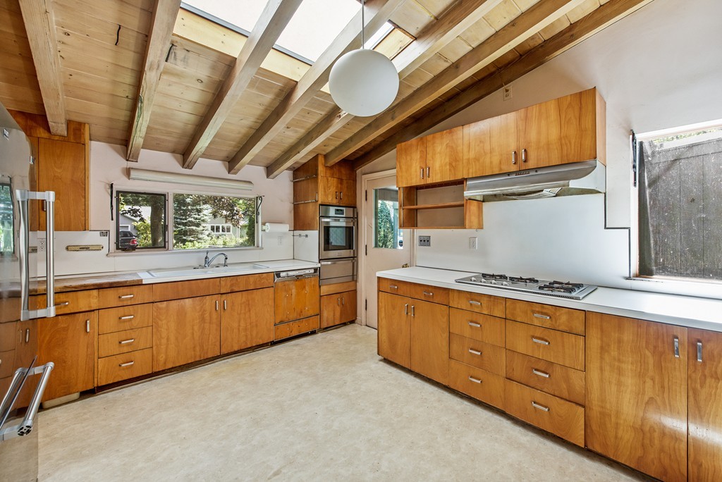 20 Laurel Road Swampscott, MA 01907 - Photo 8 of 23 Gallery Image 8