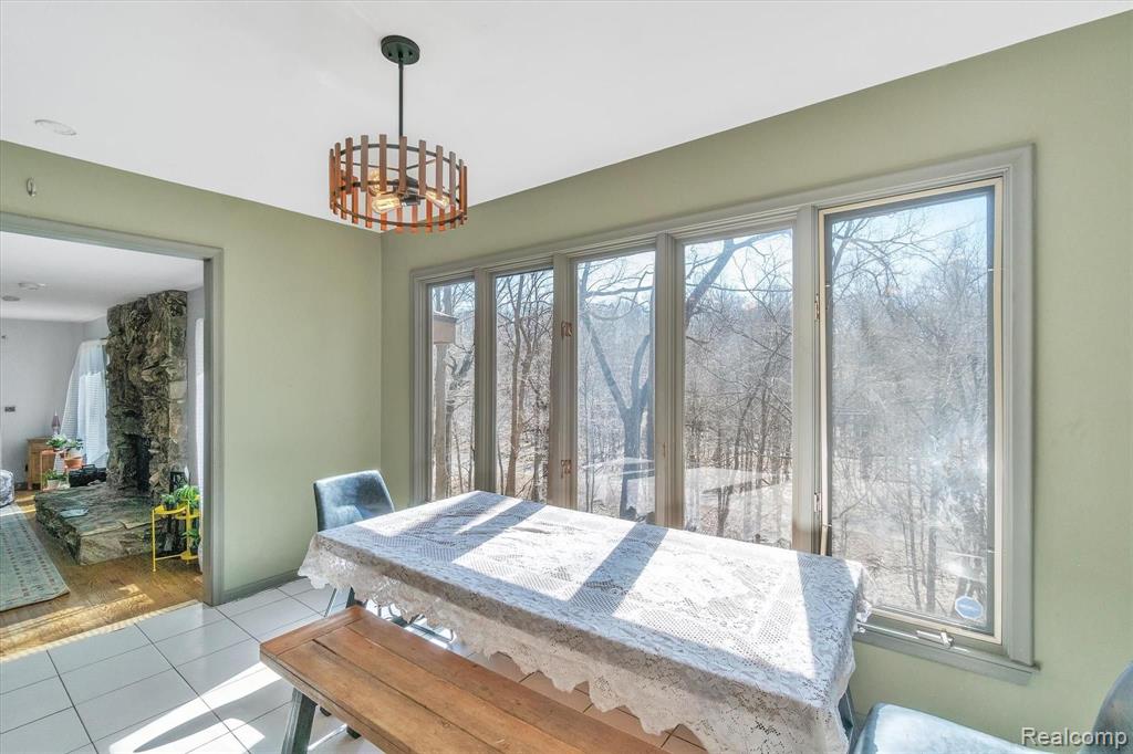 34412 Quaker Valley Road Farmington Hills, MI 48331 - Photo 16 of 57