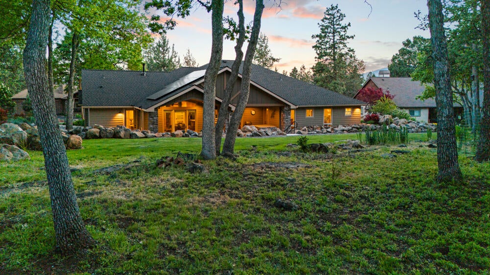 6349 Sanderling Road Klamath Falls, OR 97601 - Photo 73 of 75 6349SanderlingRd.-Twilight-6