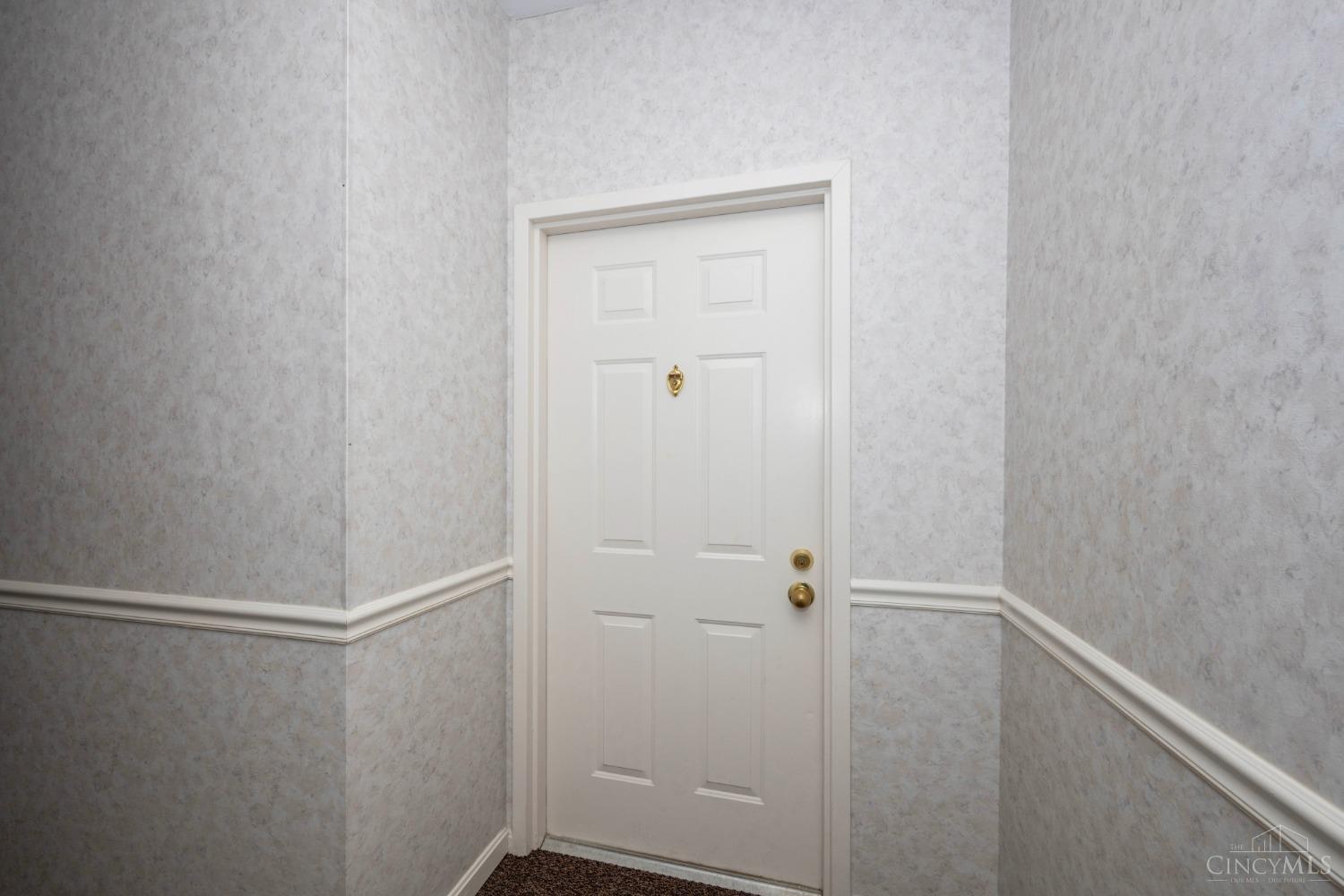 7380 Ridgepoint Drive, Unit 3 Cincinnati, OH 45230 - Photo 4 of 42 Gallery Image 4