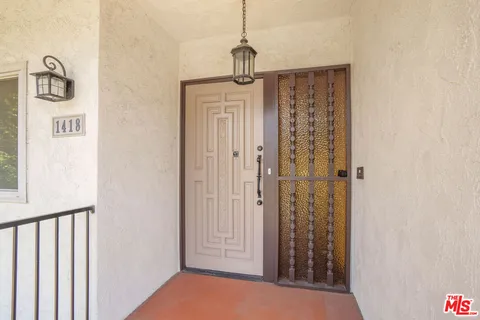 $2,995,000 | 1418 Warner Avenue, Los Angeles, CA 90024