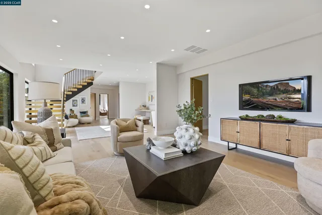 $3,150,000 | 13 Carmen Court, Orinda, CA 94563