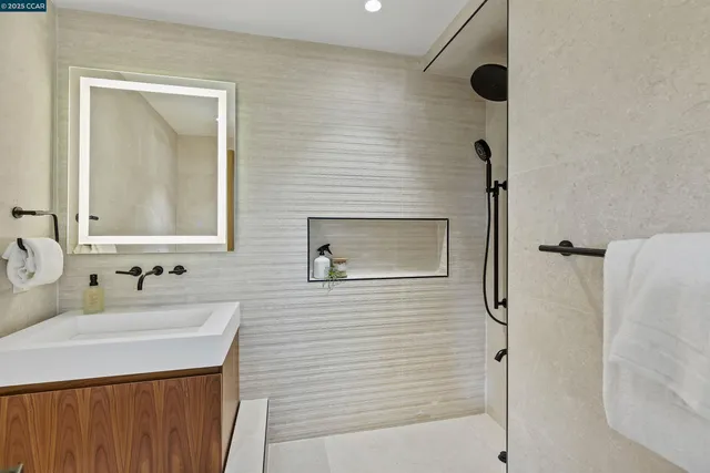 $3,150,000 | 13 Carmen Court, Orinda, CA 94563