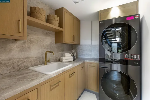 $3,150,000 | 13 Carmen Court, Orinda, CA 94563