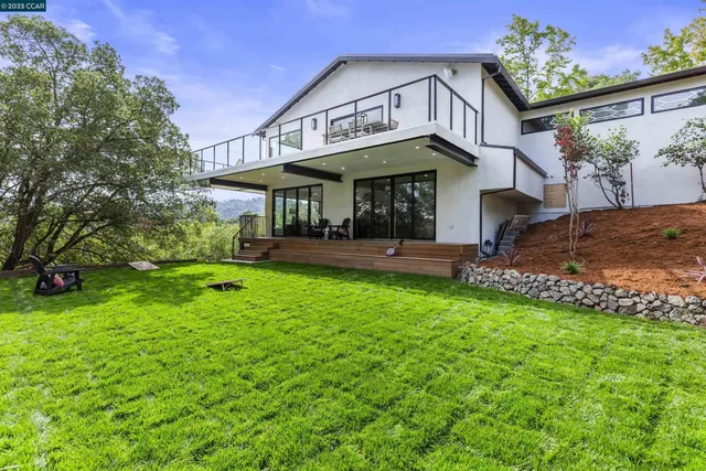 $3,150,000 | 13 Carmen Court, Orinda, CA 94563