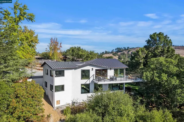 $3,150,000 | 13 Carmen Court, Orinda, CA 94563