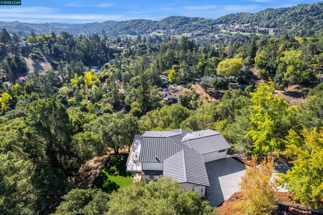 $3,150,000 | 13 Carmen Court, Orinda, CA 94563