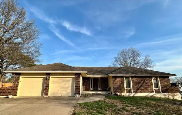 $320,000 | 3005 South Viking Court, Independence, MO 64057