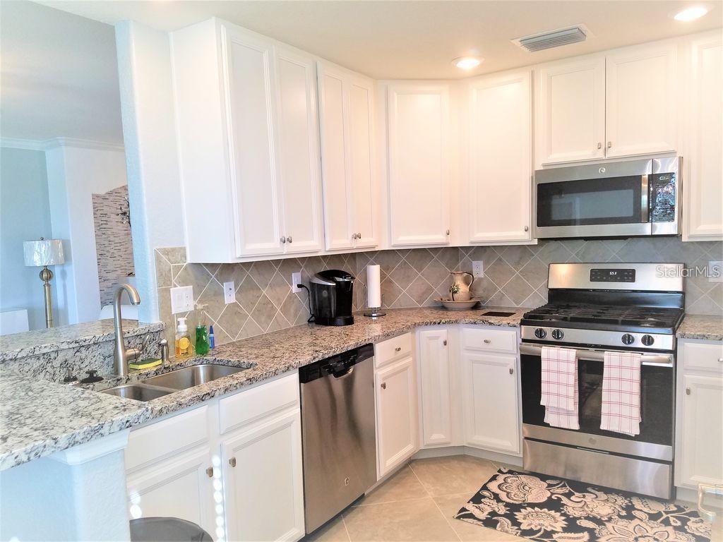 5844 Wake Forest Run, Unit 101 Lakewood Ranch, FL 34211 - Photo 21 of 38