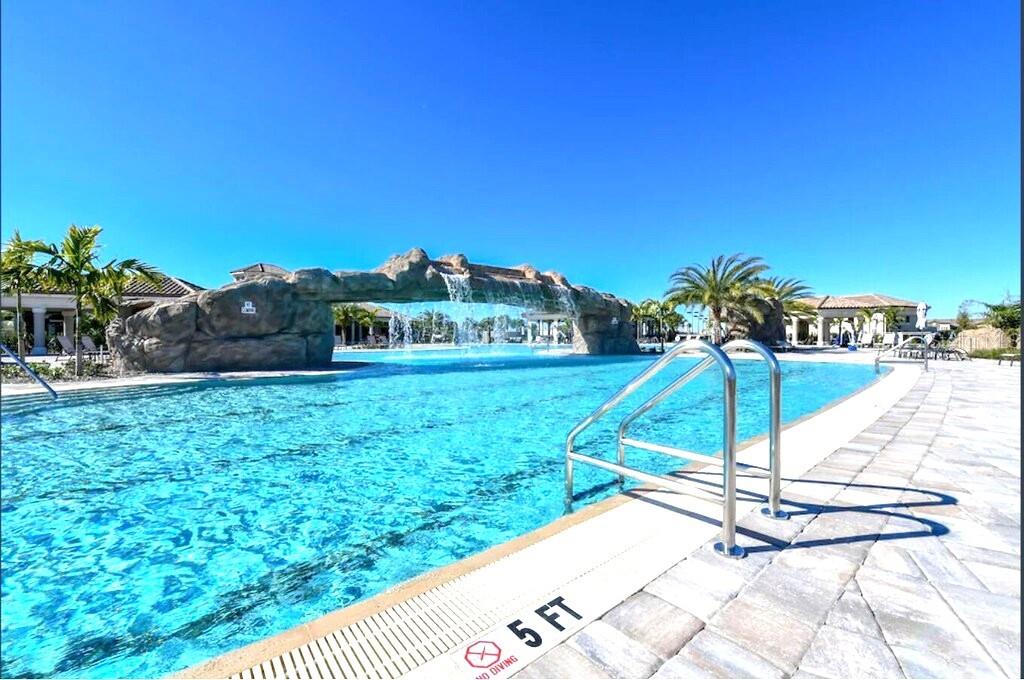 5844 Wake Forest Run, Unit 101 Lakewood Ranch, FL 34211 - Photo 4 of 38