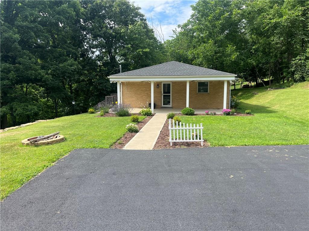 36 Burnside Road Canonsburg, PA 15317 - Photo 2 of 15 Plenty of parking