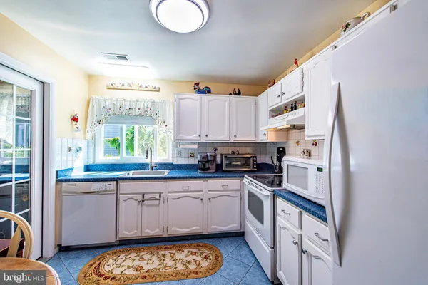 $315,000 | 20 Cotherstone Drive, Southampton, NJ 08088