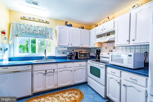 $315,000 | 20 Cotherstone Drive, Southampton, NJ 08088
