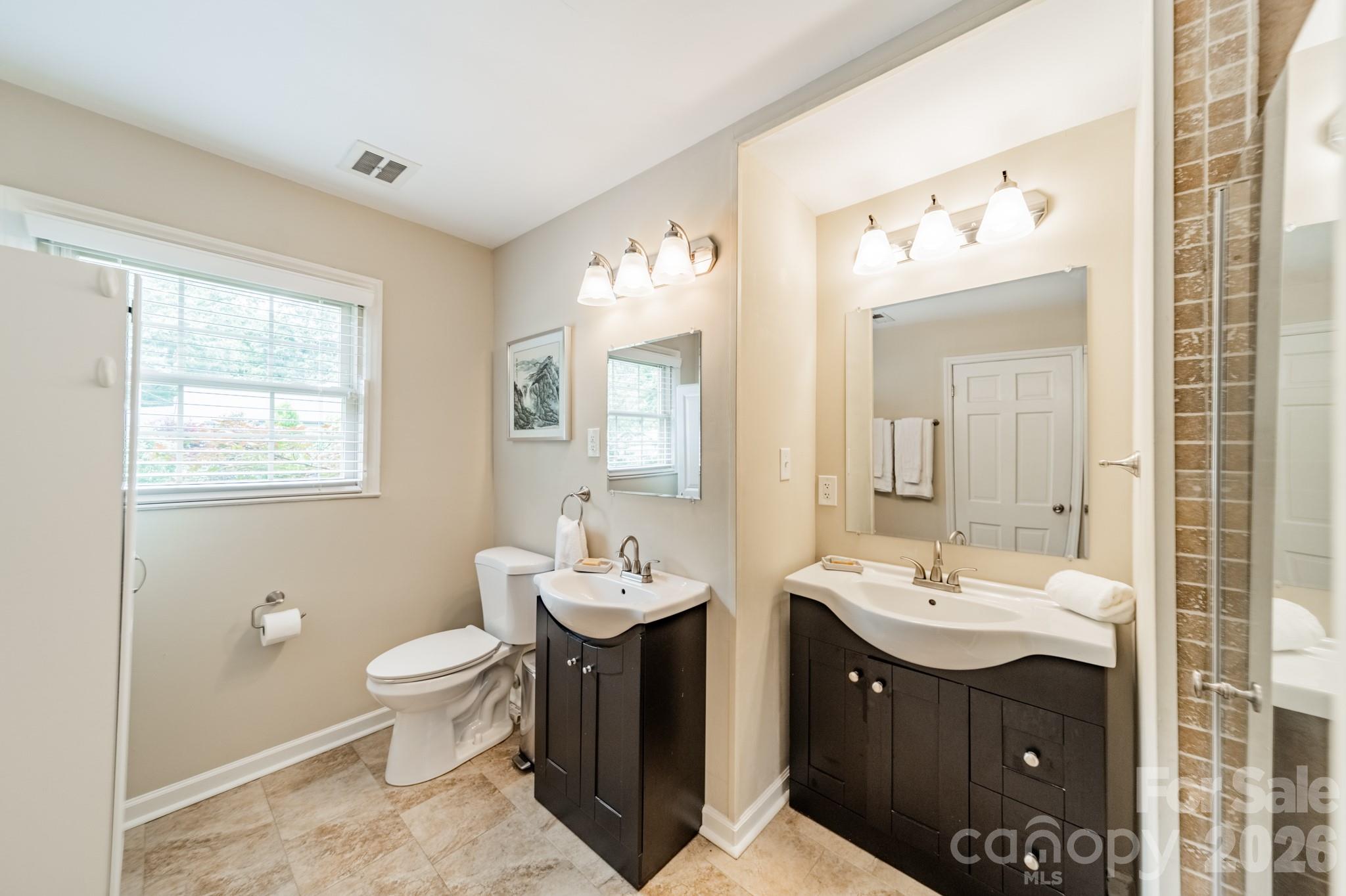 5522 Sharon Road Charlotte, NC 28210 - Photo 18 of 22 Gallery Image 18