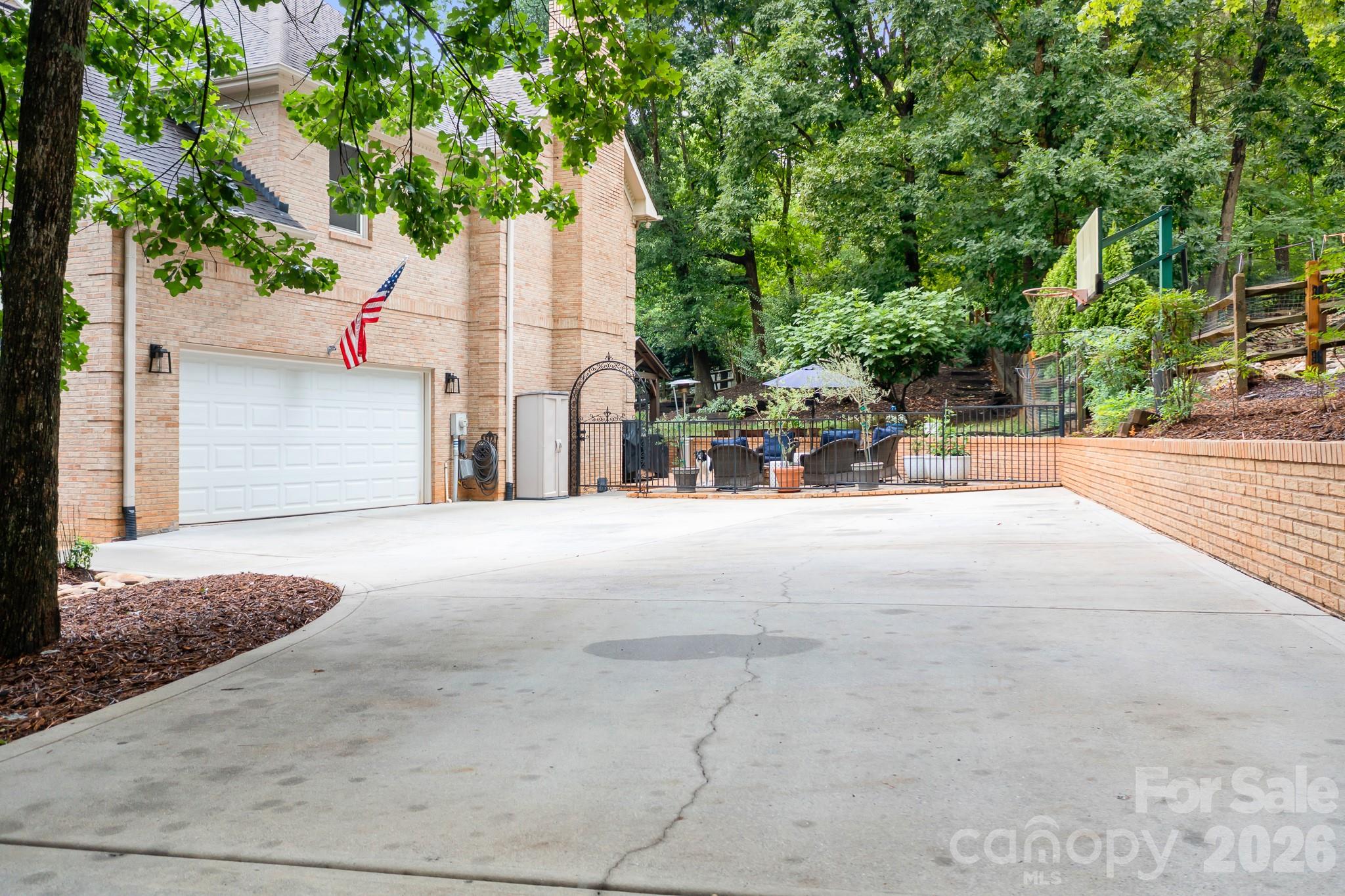 7048 Mariners Court Tega Cay, SC 29708 - Photo 8 of 48 Gallery Image 8
